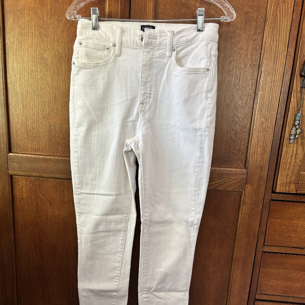 New without tags.  Women's J. Crew white jeans.  Size 27 (4-5)